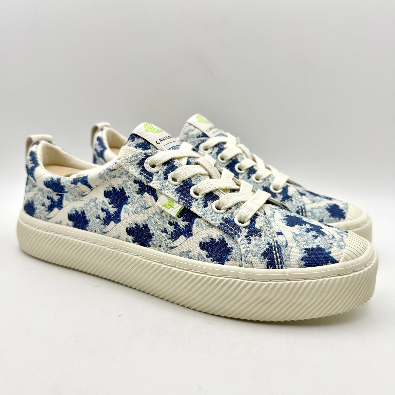 Cariuma X Hokusai OCA Wave Off Sneakers Mens 9 Womens 10.5 White Blue Canvas NIB