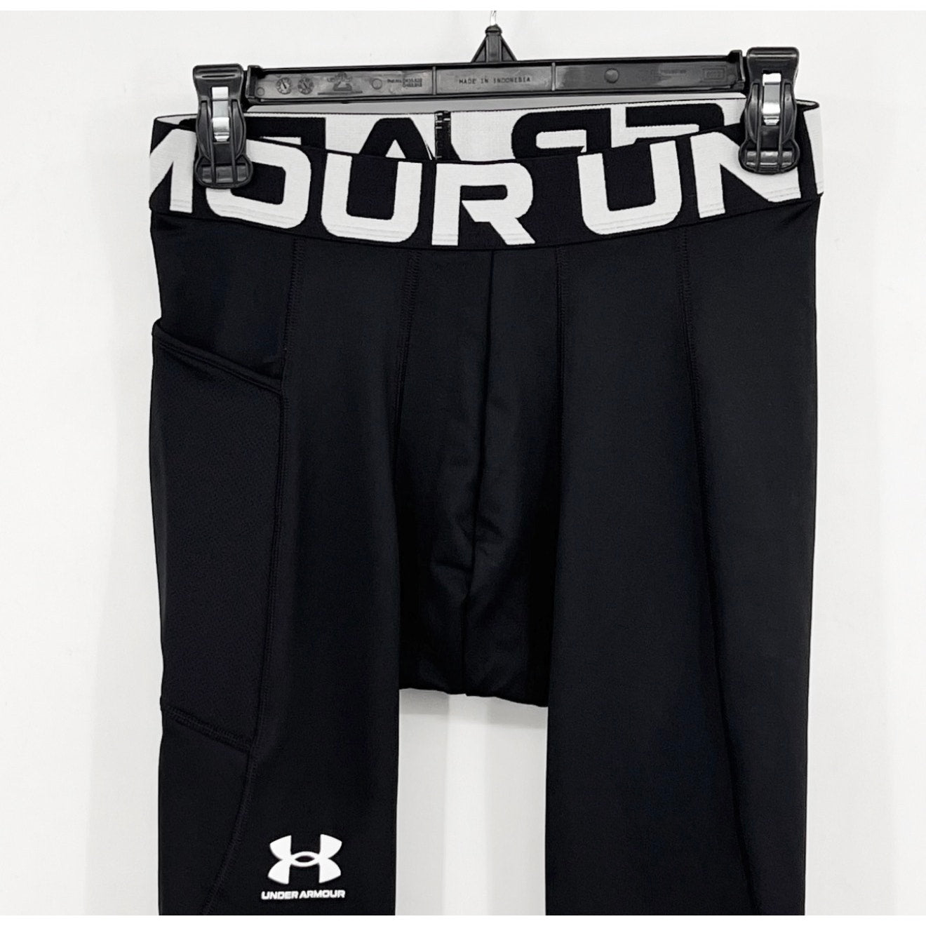 UNDER ARMOUR Men's CG Armour Leggings Medium Black Base Layer Pants NWT