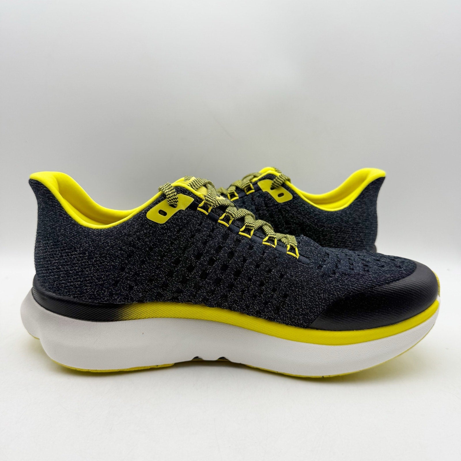Rabbit Mens Dream Chaser Running Shoes US 11 Black Yellow Athletic Sneakers NIB