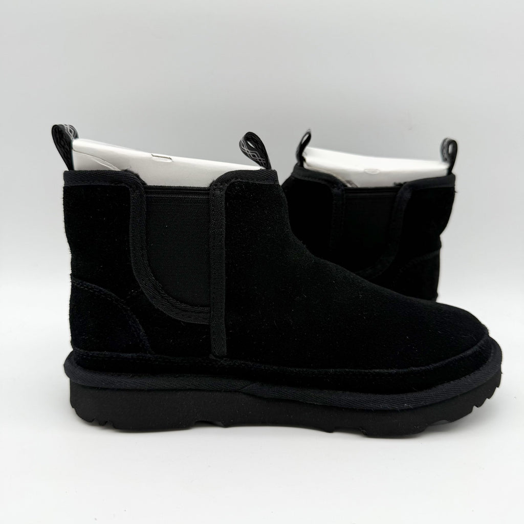 UGG Kids Neumel Chelsea Boots US 2 EU 33.5 Black Cow Suede NIB