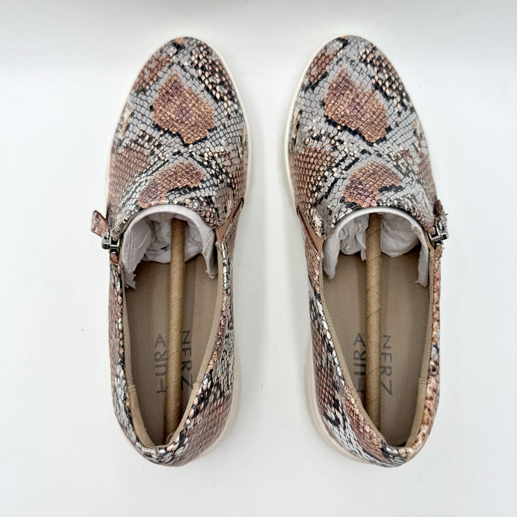 Naturalizer Womens Hawthorn Sneakers Size 7 Wide Tan Snake Leather Slip On NIB