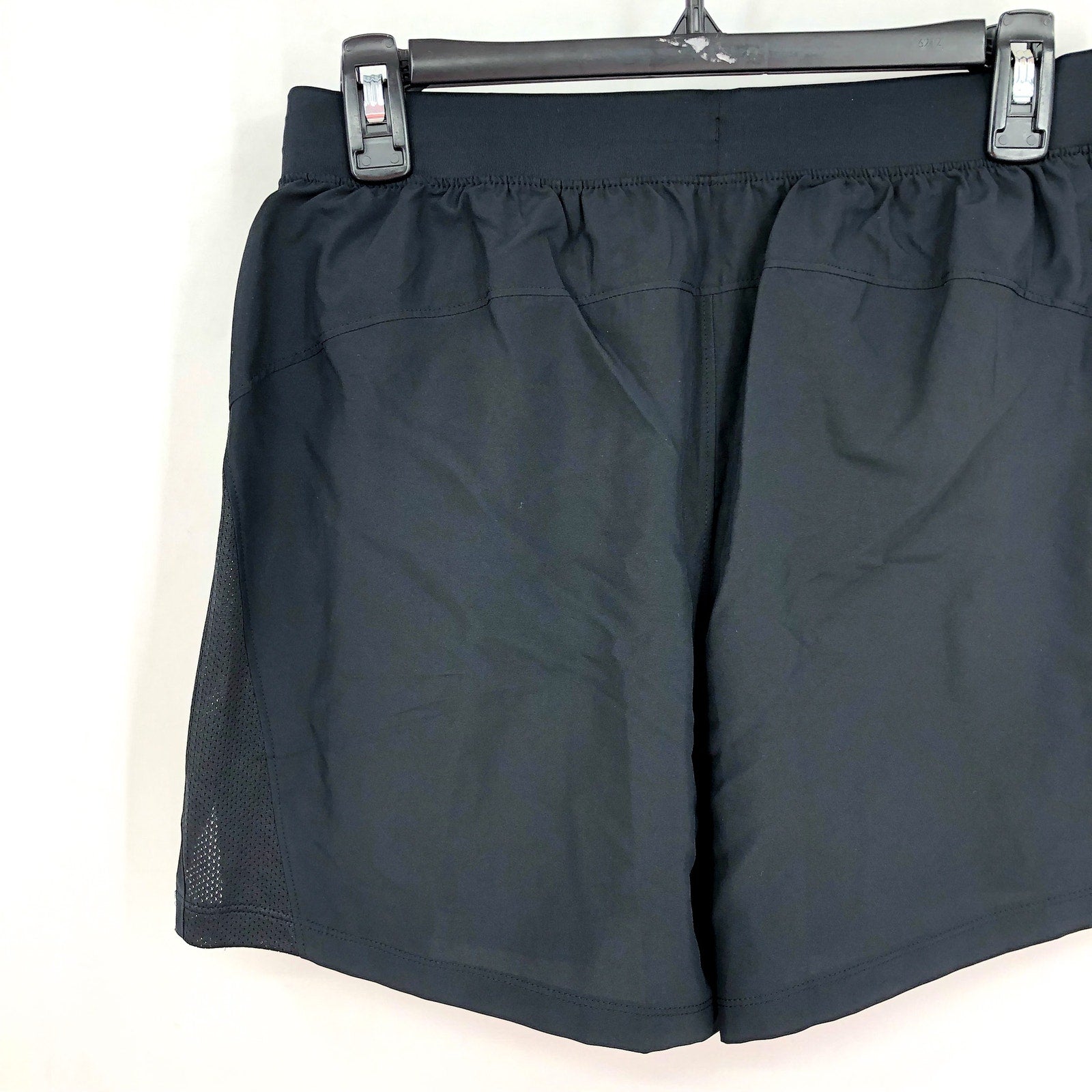 UNDER ARMOUR Men's UA Launch Athletic Shorts Medium Black 5'' Inseam NWT