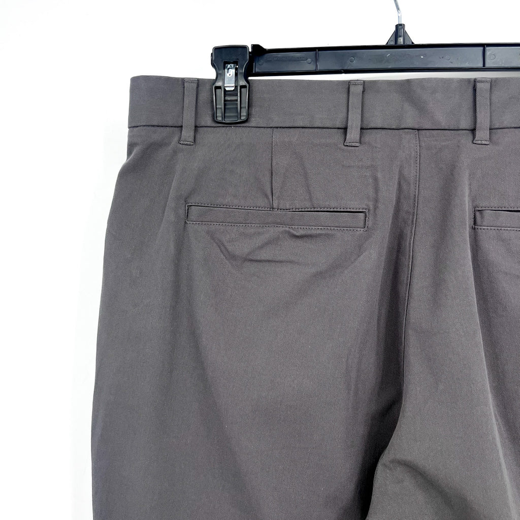 EVERLANE Uniform Mens Performance Chino Pants 33x30 Slate Grey Athletic Fit NWT