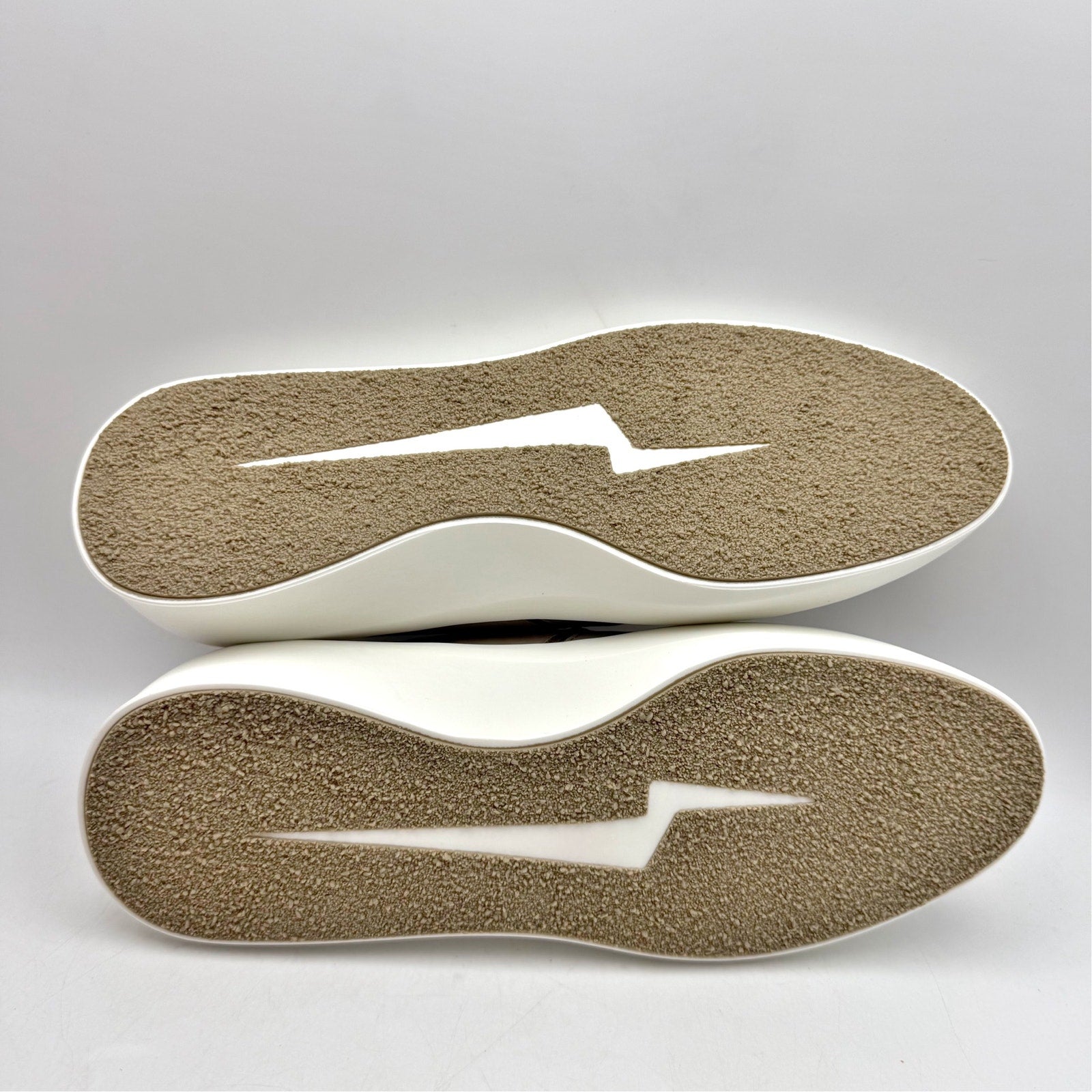Wolf & Shepherd Cruise Slip On Shoes Mens 7.5 Womens 9 Gray White NIB