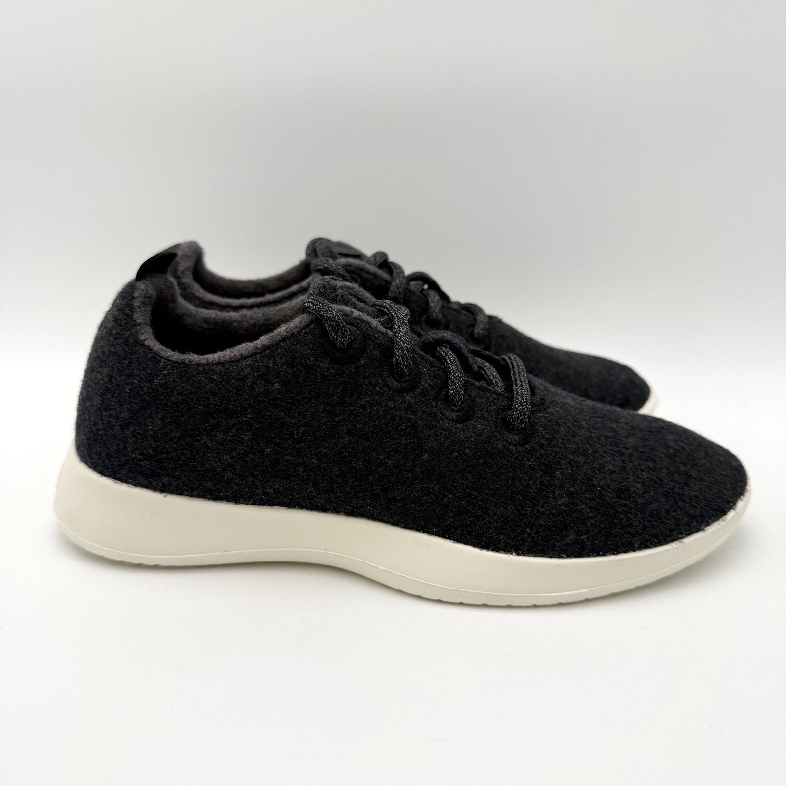 AllBirds Womens Wool Runner Sneakers US 7 EU 37 Black Athletic NIB