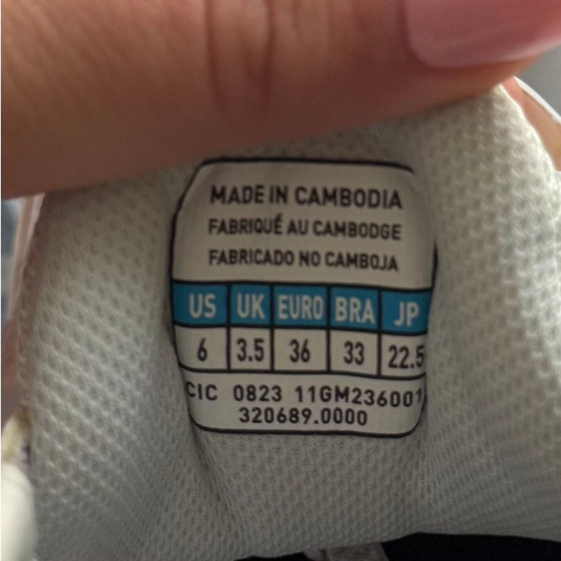 Mizuno Womens Swift 8 Low Softball Cleats Size 6 White 9-Spike Metal NWOB