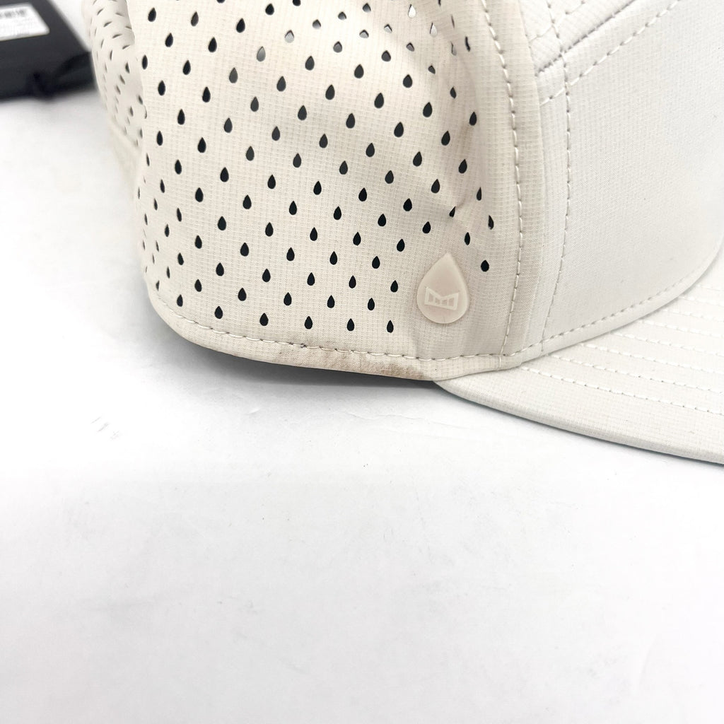 MELIN Men's Hydro Trenches Icon Performance Snapback Hat XL White Colada NWT