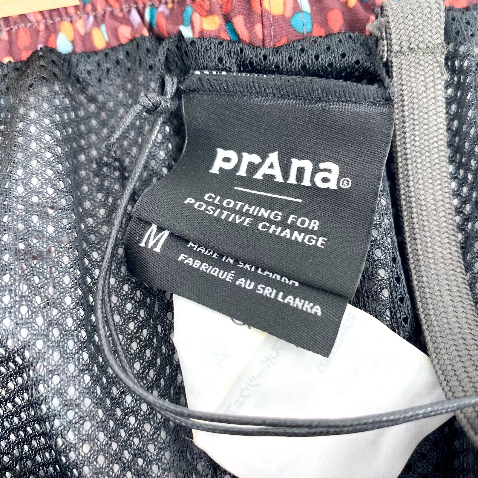 PRANA Men's Plunge Swim Shorts Medium Red Cacao Alotta Dots 6" Inseam Liner NWT