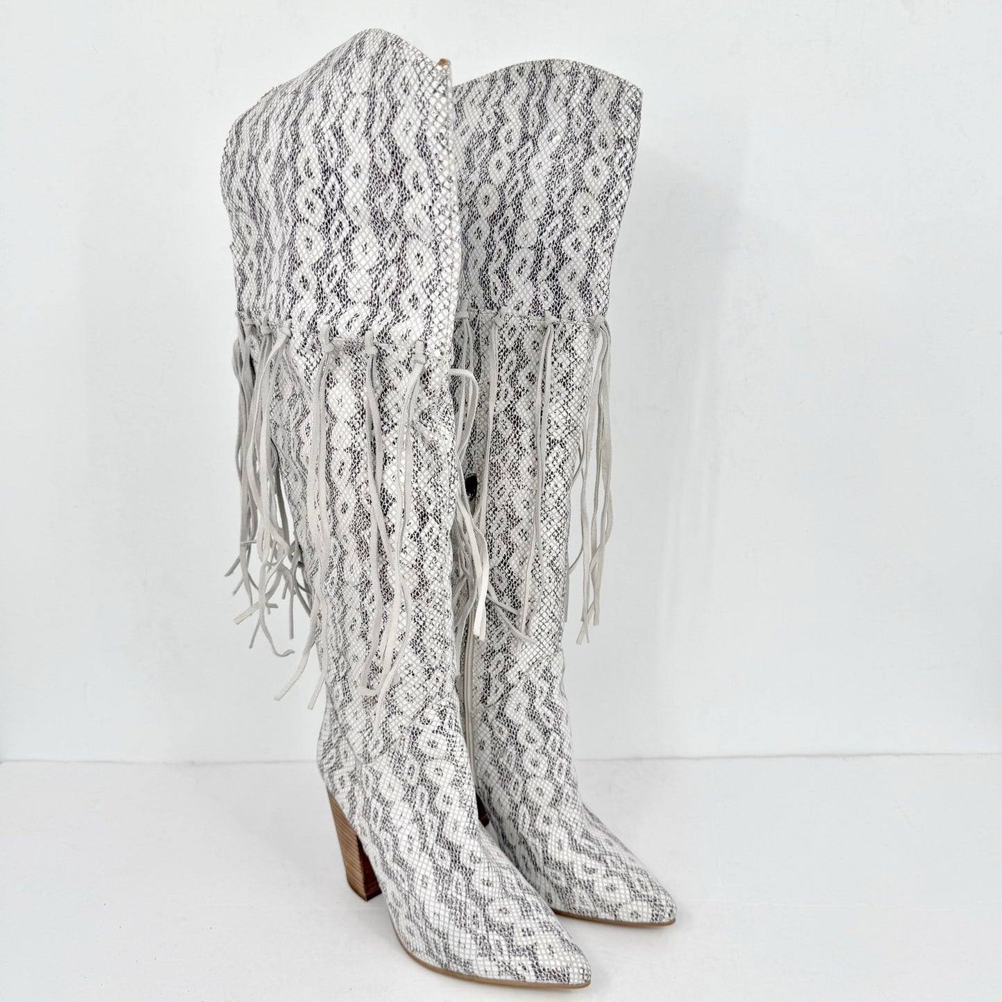 DINGO Womens Kitty Kat Fringe Snake Snip Toe Cowboy Boots US 8.5M White