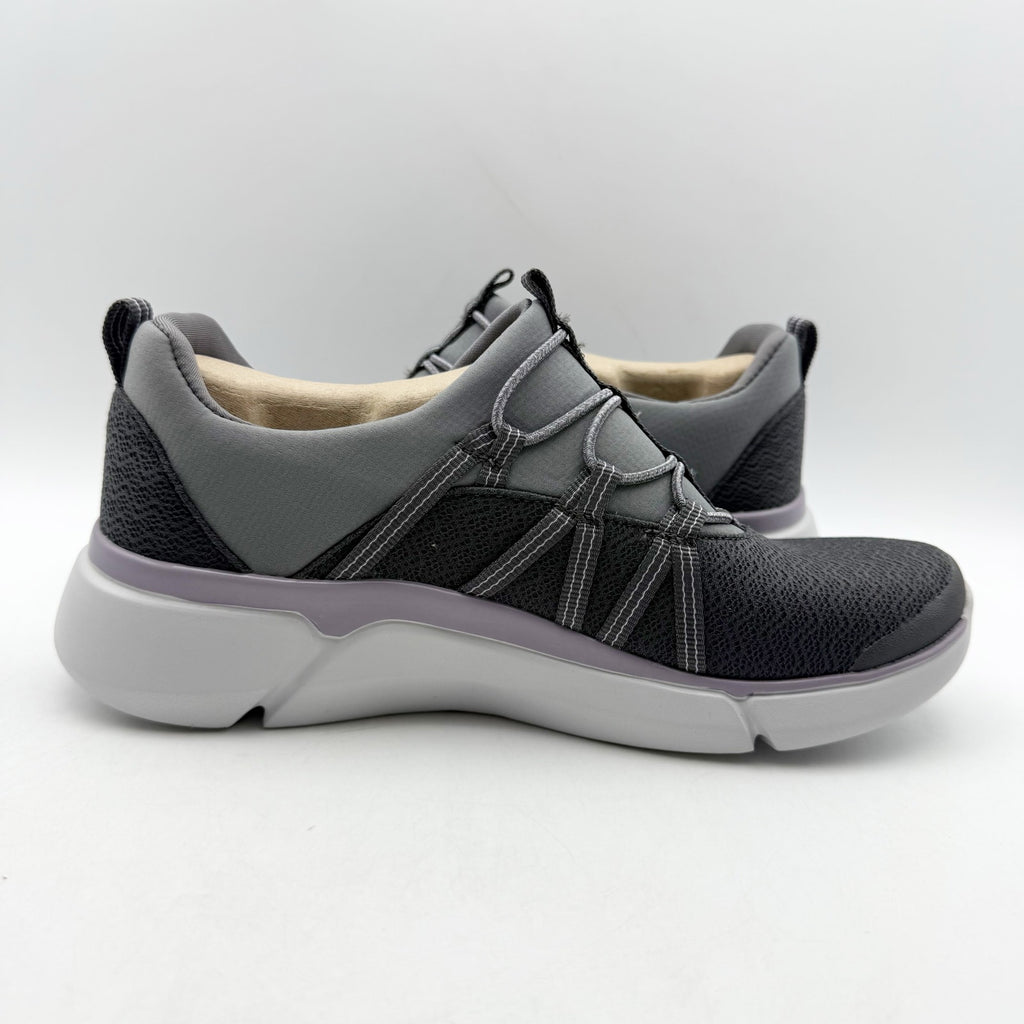 BZees Womens Hero Sneakers US 7 M EU 37 Grey Athletic NIB