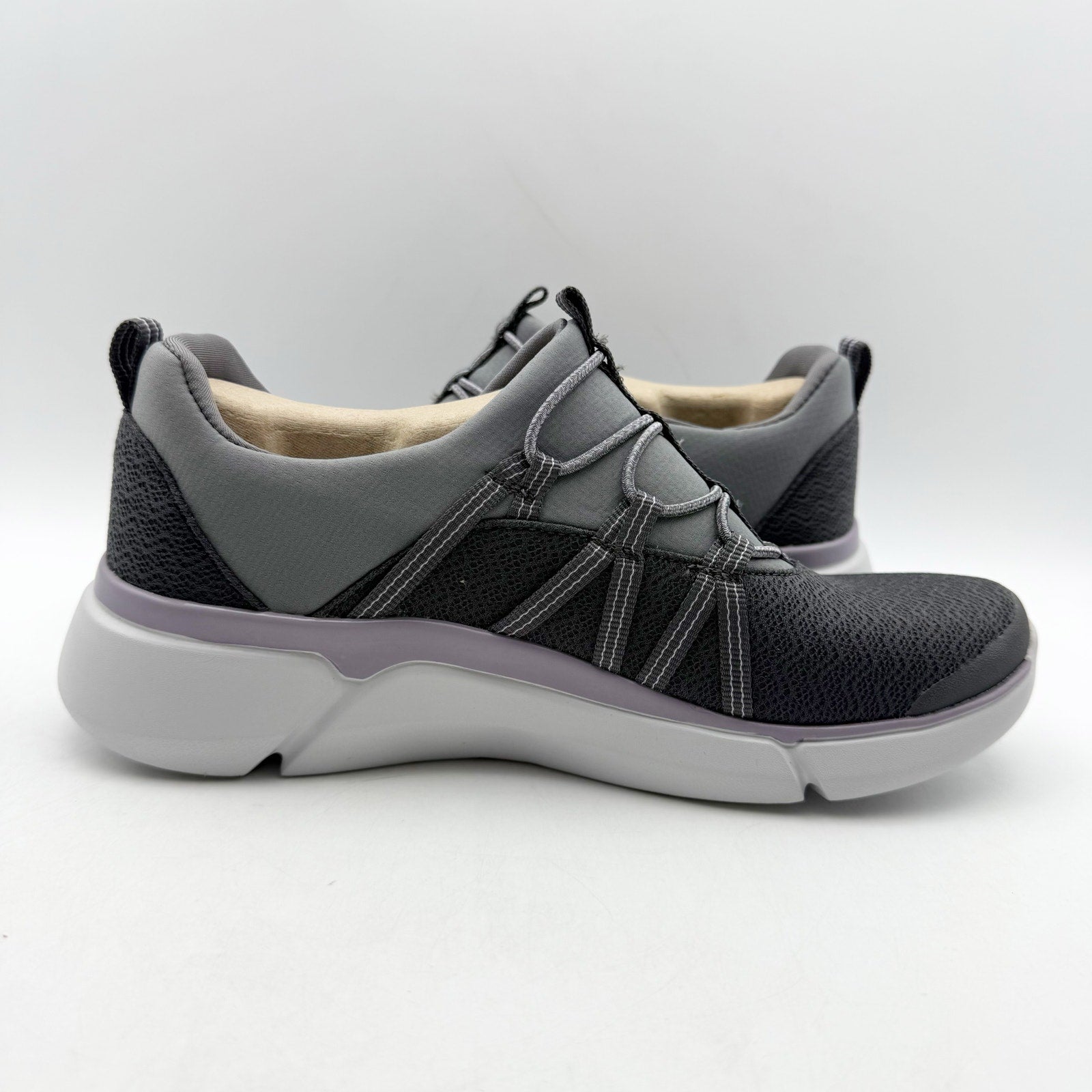 BZees Womens Hero Sneakers US 7 M EU 37 Grey Athletic NIB