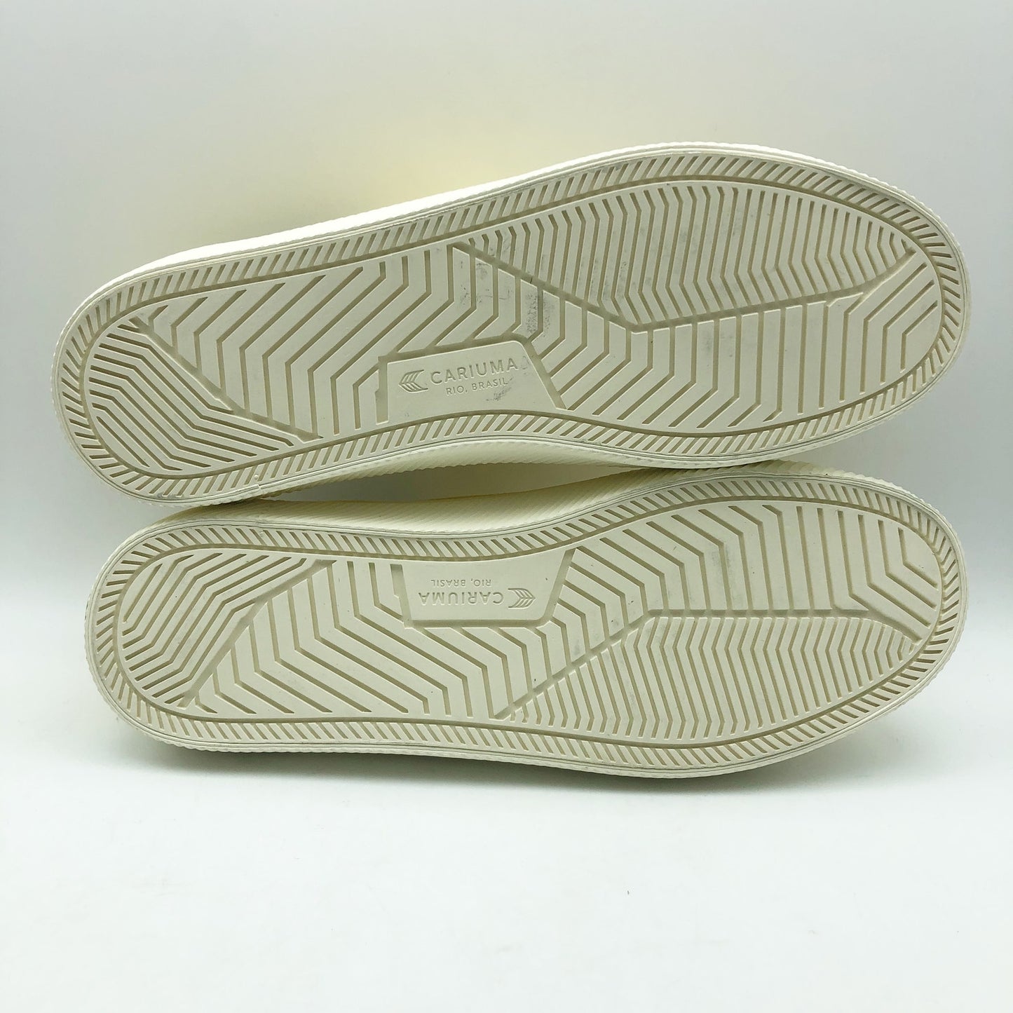 Cariuma OCA Low Canvas Sneaker WOMENS 9 MENS 7.5 Yellow Organic Cotton NIB