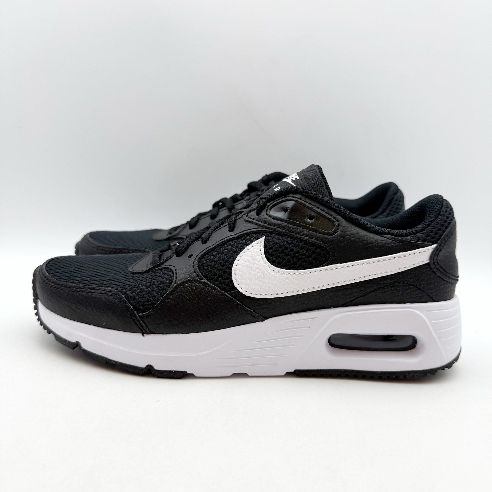 Nike Womens Air Max SC Sneakers US 7 EU 38 Black White Athletic NWOB