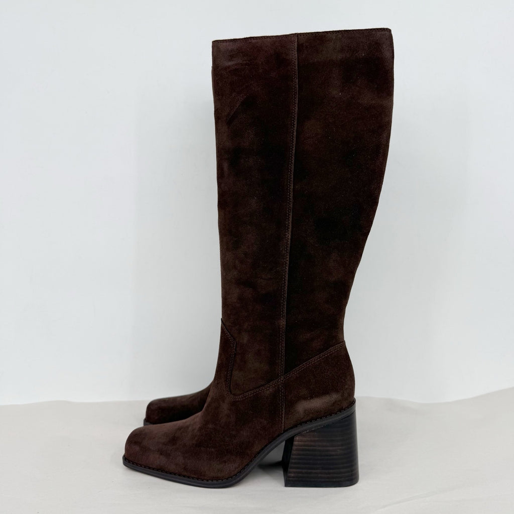 Vince Camuto Womens Sangeti Tall Heeled Boots US 7.5 Brownie Brown Suede NIB