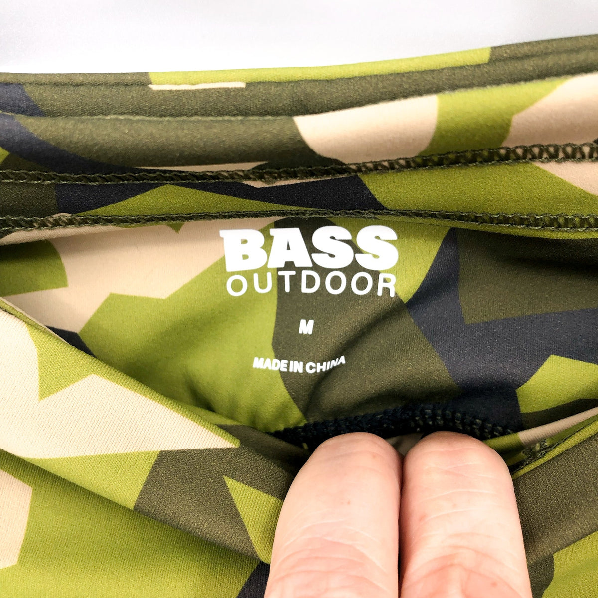 BASS OUTDOOR Womens Rover 7/8 Athletic Leggings Medium Green Camo High Waist NWT