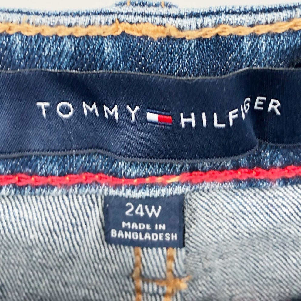 TOMMY HILFIGER Women's TH Flex Denim Shorts 24W Blue Cuffed 9" Inseam Cuffed NWT