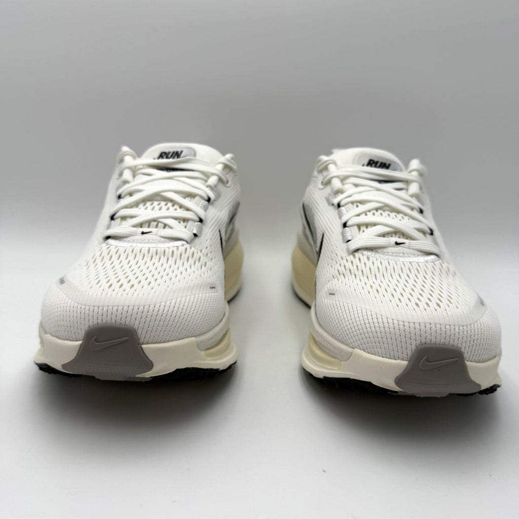 Nike Womens Vomero 18 Running Shoes Size 8 EU 39 White Black Athletic NIB