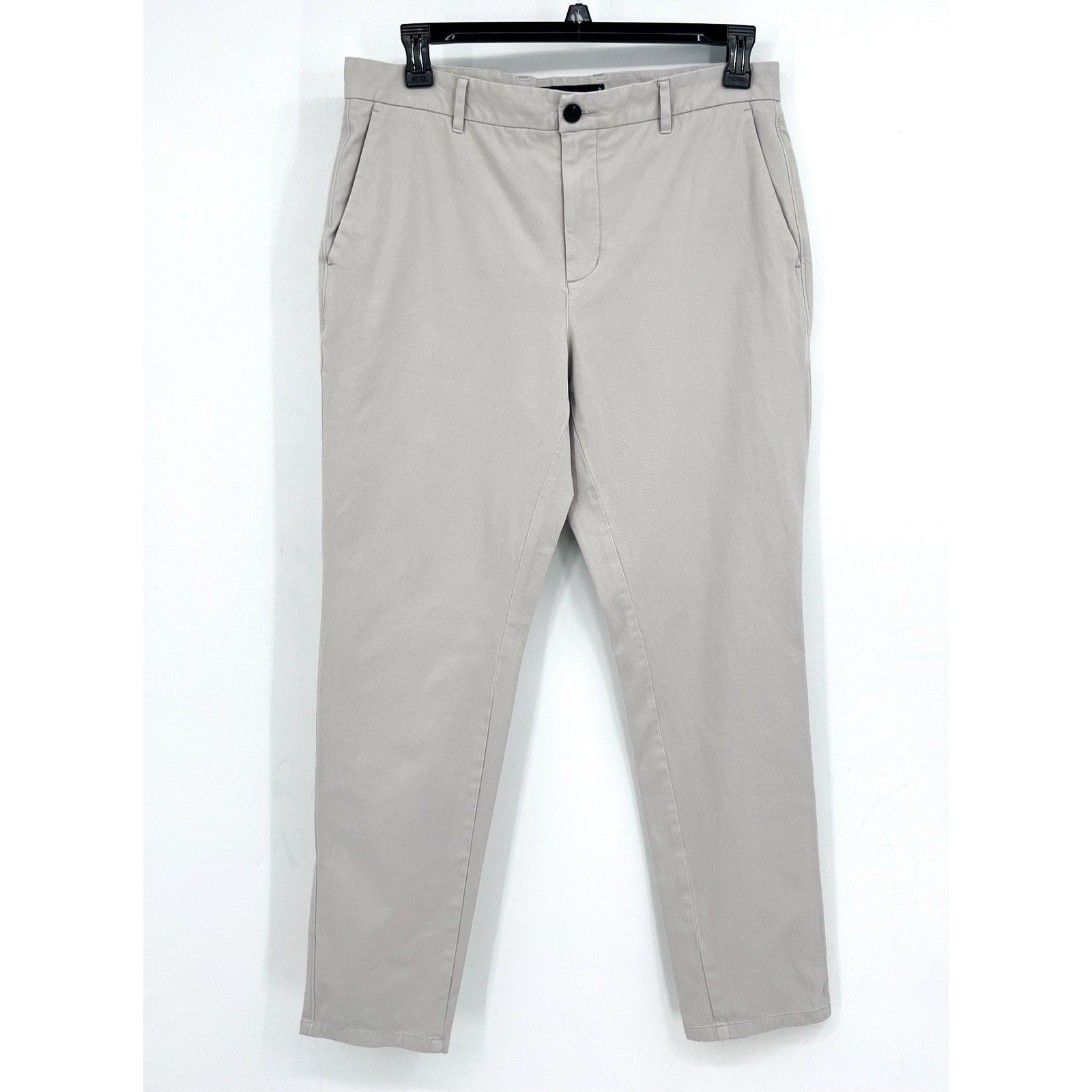 EVERLANE Uniform Mens Performance Chino Pants 33x32 Sand Stone Athletic Fit NWT