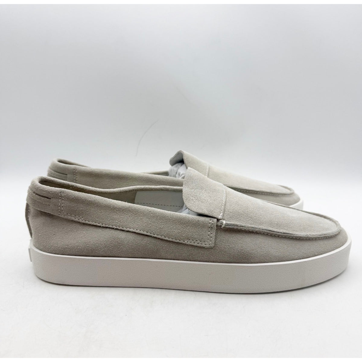 Saint Morta Men's Hemisphere Slip On Loafers Size 8 Light Grey White Suede NIB