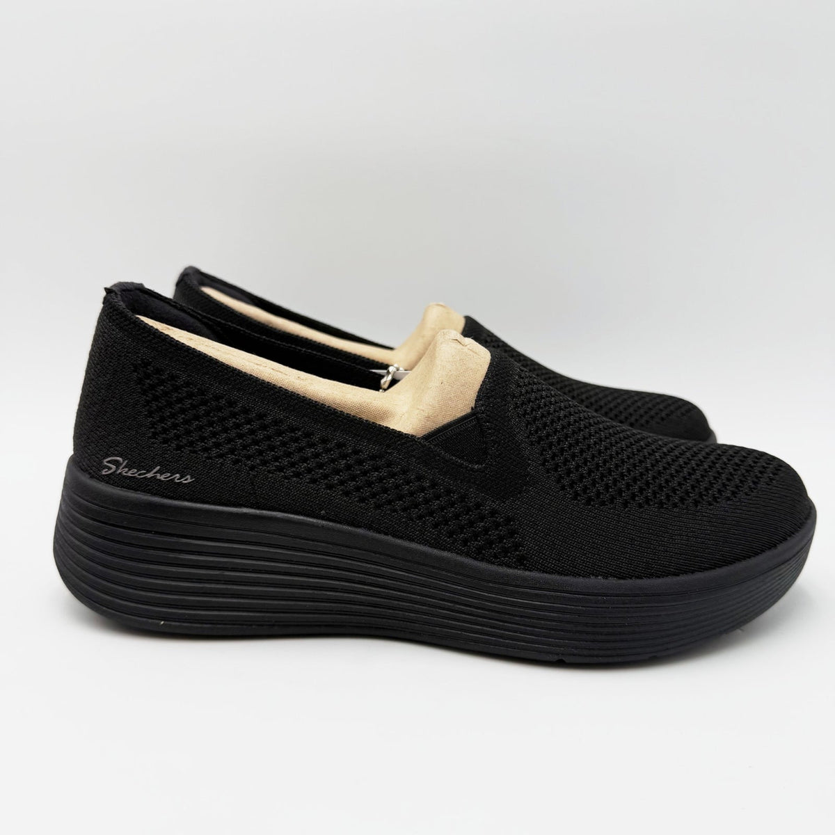 Skechers Womens Laguna Adore Her Sneakers Size 7.5 Black Arch Fit Slip On NIB