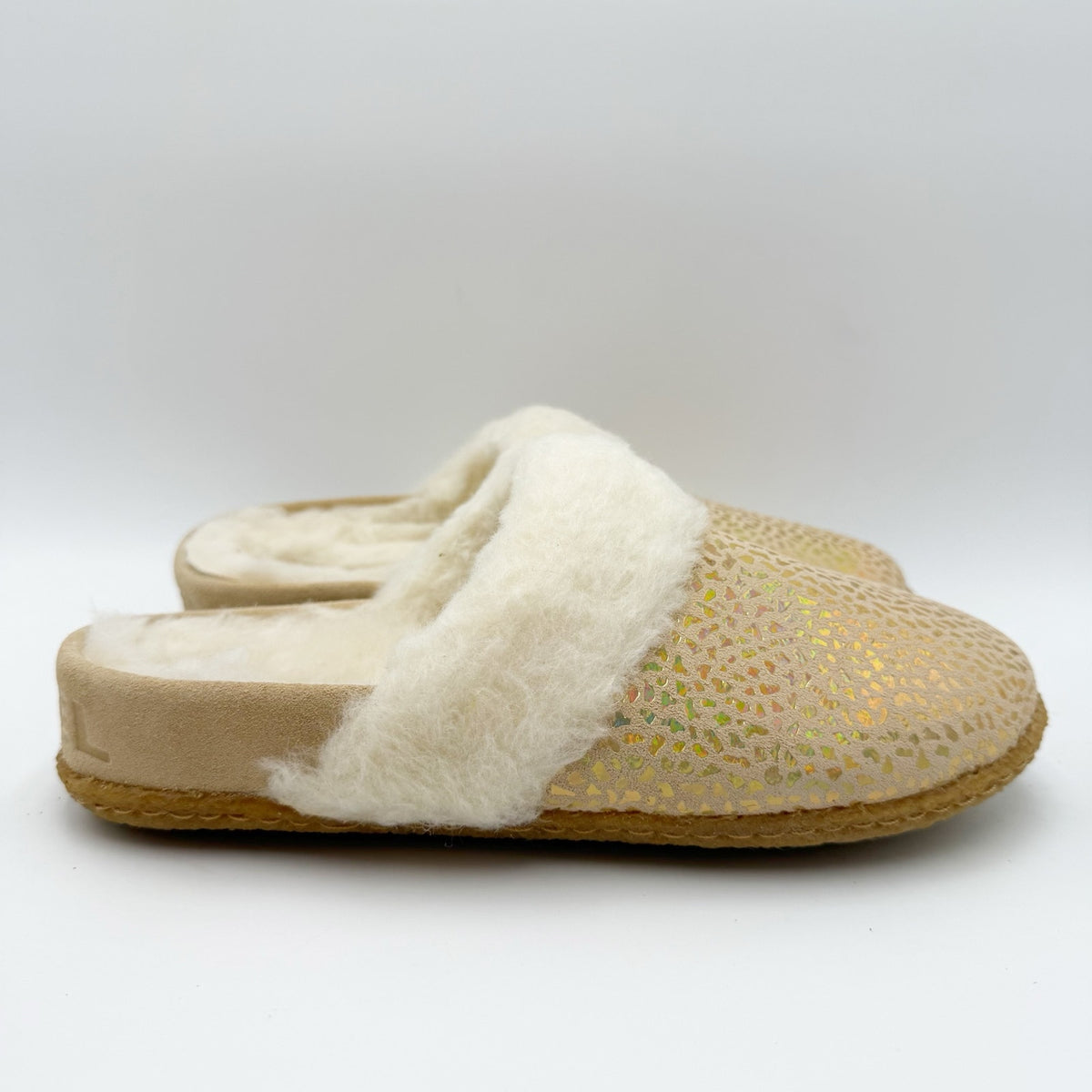 SOREL Kids Nakiska Slide II Slippers Size 5 Ceramic Gold Suede Hard Bottom NWOB