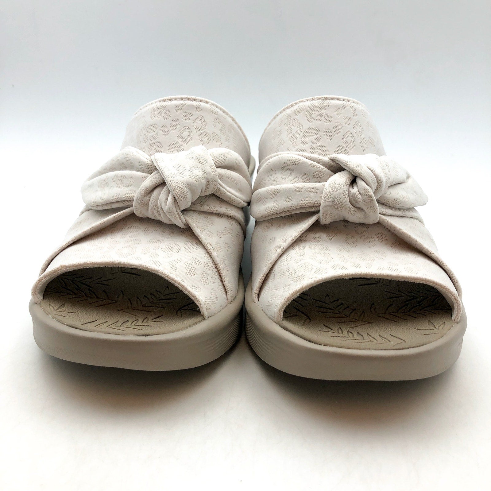 BZEES Womens Smile Comfort Wedge Slide Sandals 6.5 WIDE Cream Cheetah NIB
