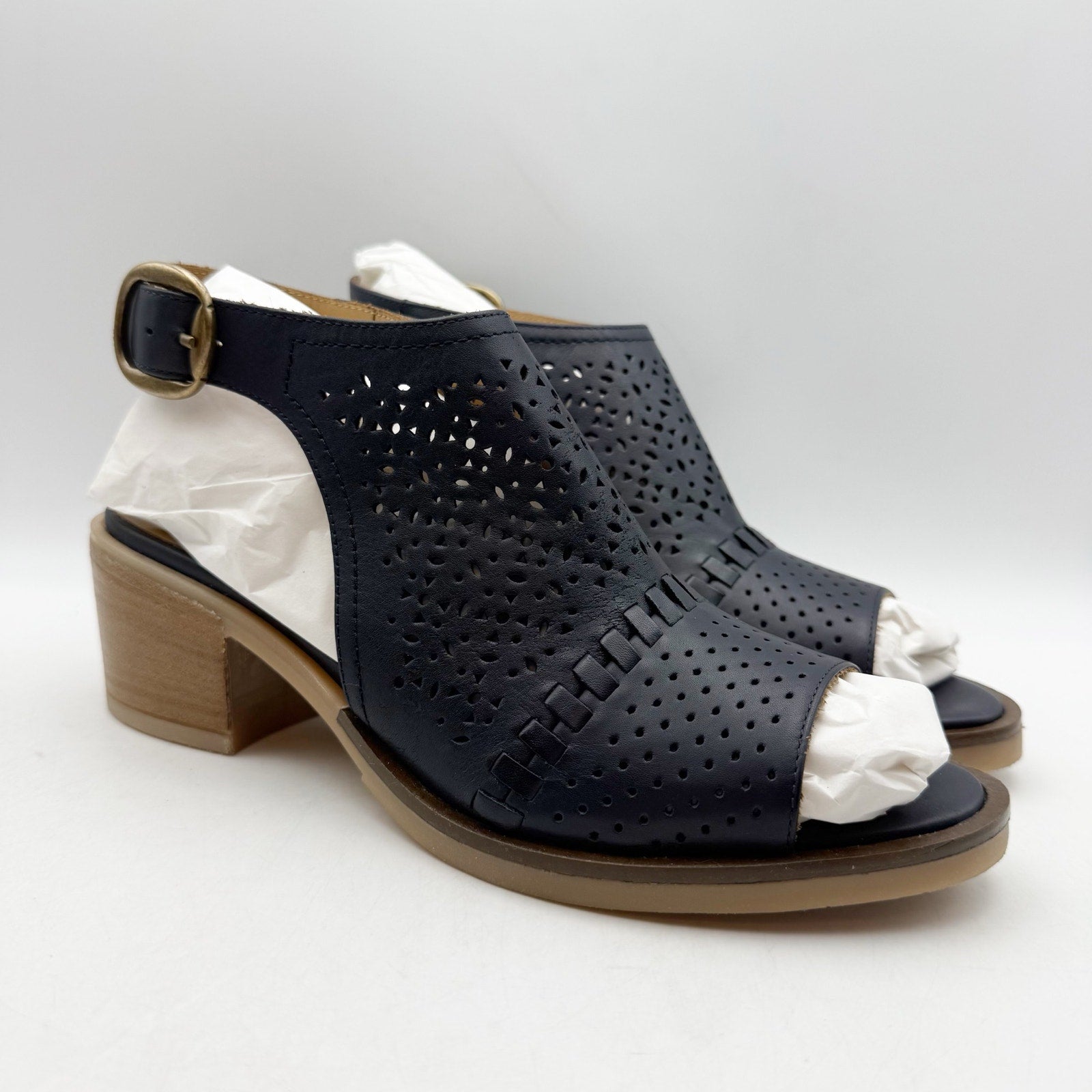 Cammina x Coldwater Creek Womens Isabella Heeled Sandal US 7.5 Navy Leather NWOB