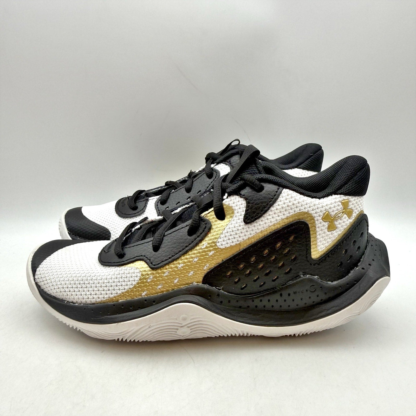 Under Armour Boys GS Jet '23 Basketball Sneakers US 5 YOUTH Black Gold NIB