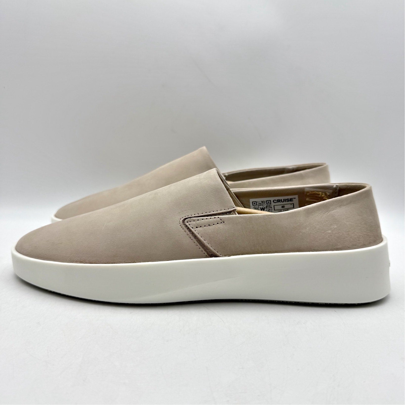 Wolf & Shepherd Cruise Slip On Shoes Mens 7.5 Womens 9 Gray White NIB
