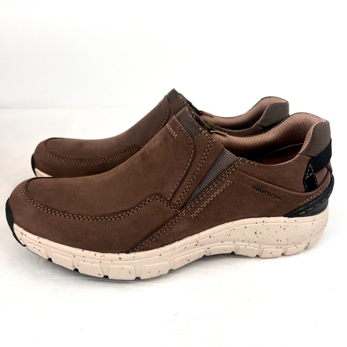 CLARKS Women's Wave Plateau Comfort Shoes Size 6.5M Tan Taupe Nubuck Slip On NIB