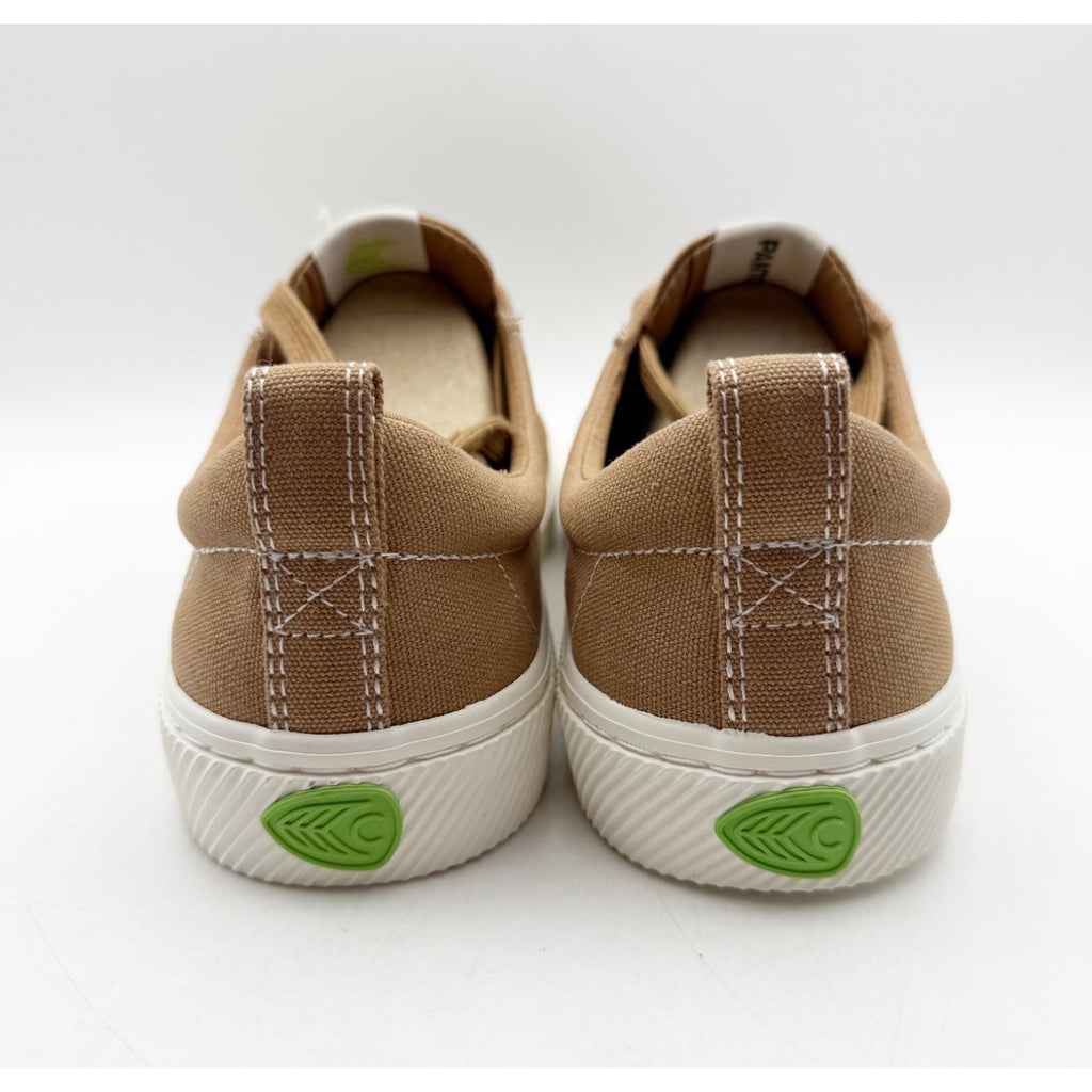 Cariuma OCA Low Canvas Sneakers Womens 10 Mens 8.5 Pantone Brown White NIB