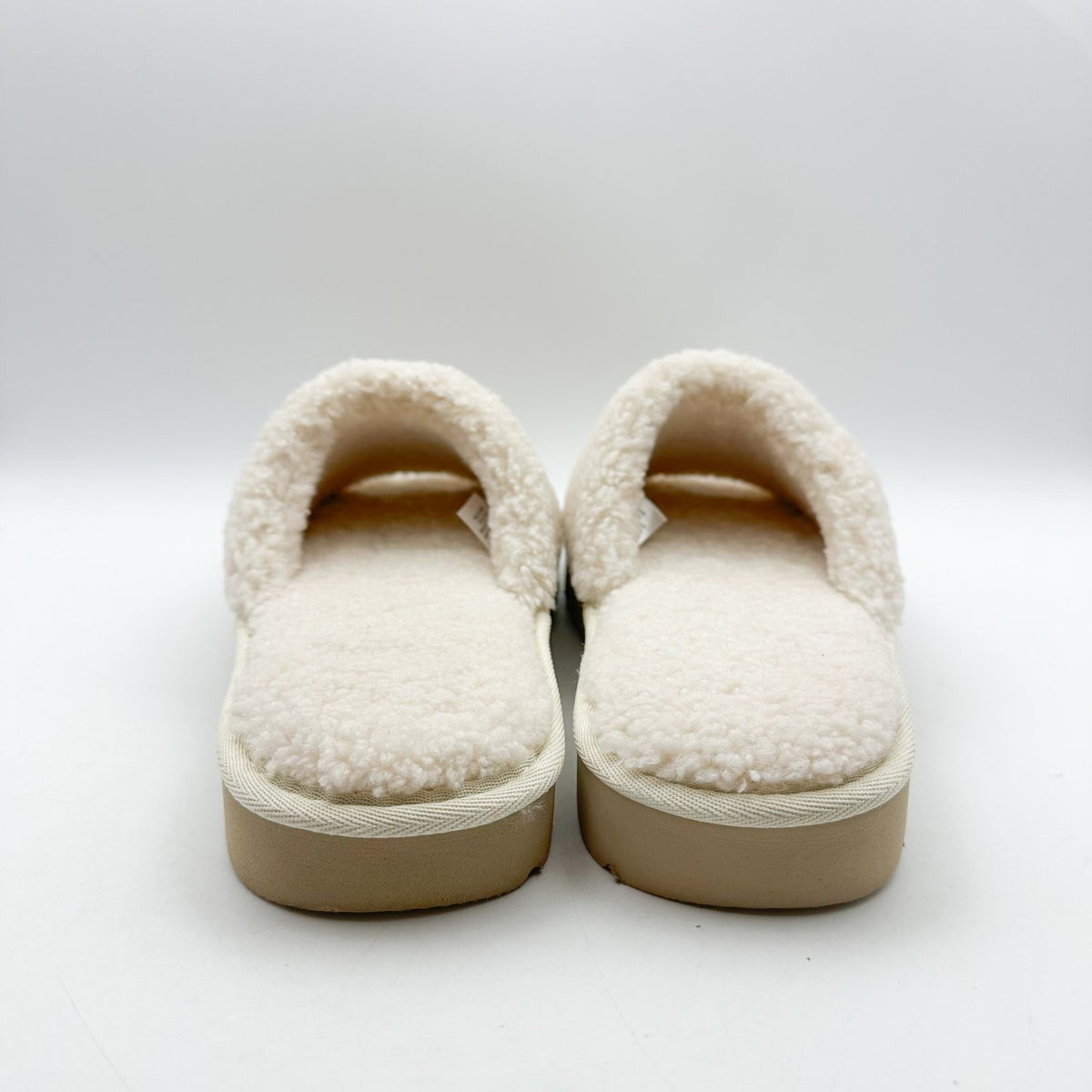 ARIAT Womens Cozy Chic Fuzzy Slippers Size 11 Cream Slide Sandals NWOB