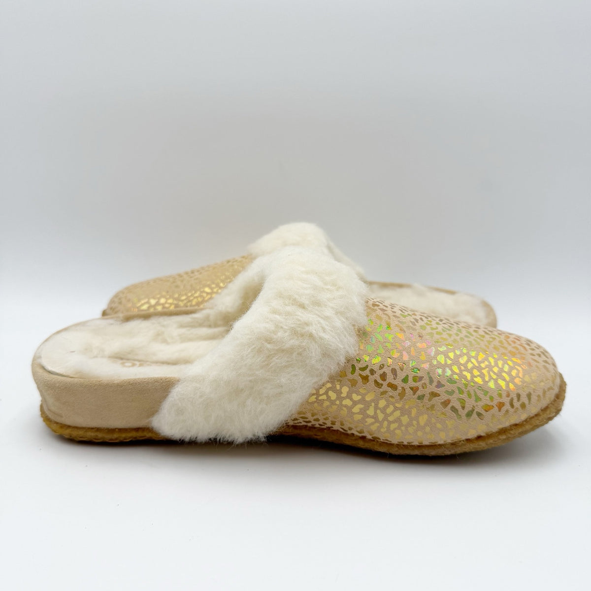 SOREL Kids Nakiska Slide II Slippers Size 5 Ceramic Gold Suede Hard Bottom NWOB