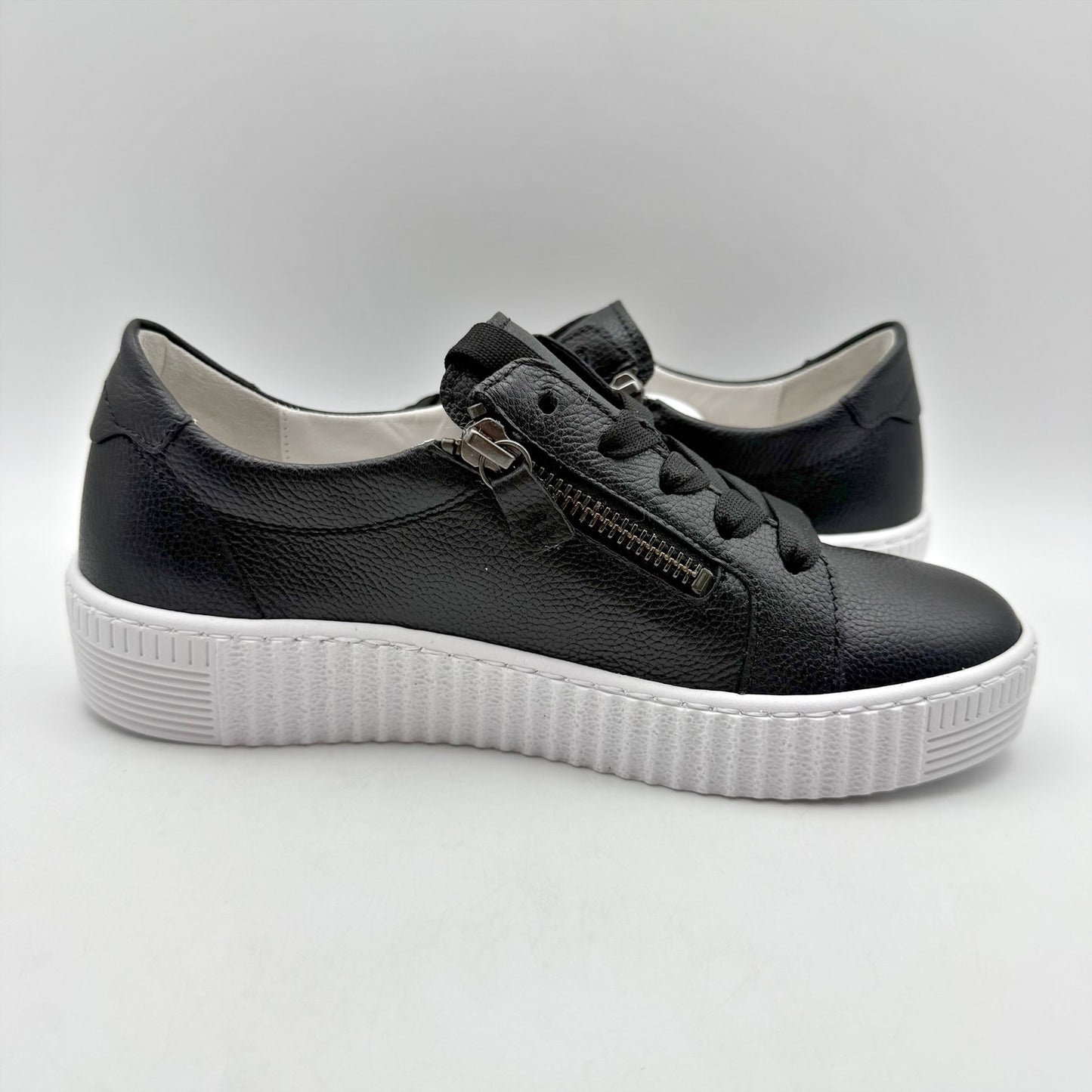 Gabor Womens 53.334 Low Top Sneakers UK 3.5 US 6 Black White Leather NIB