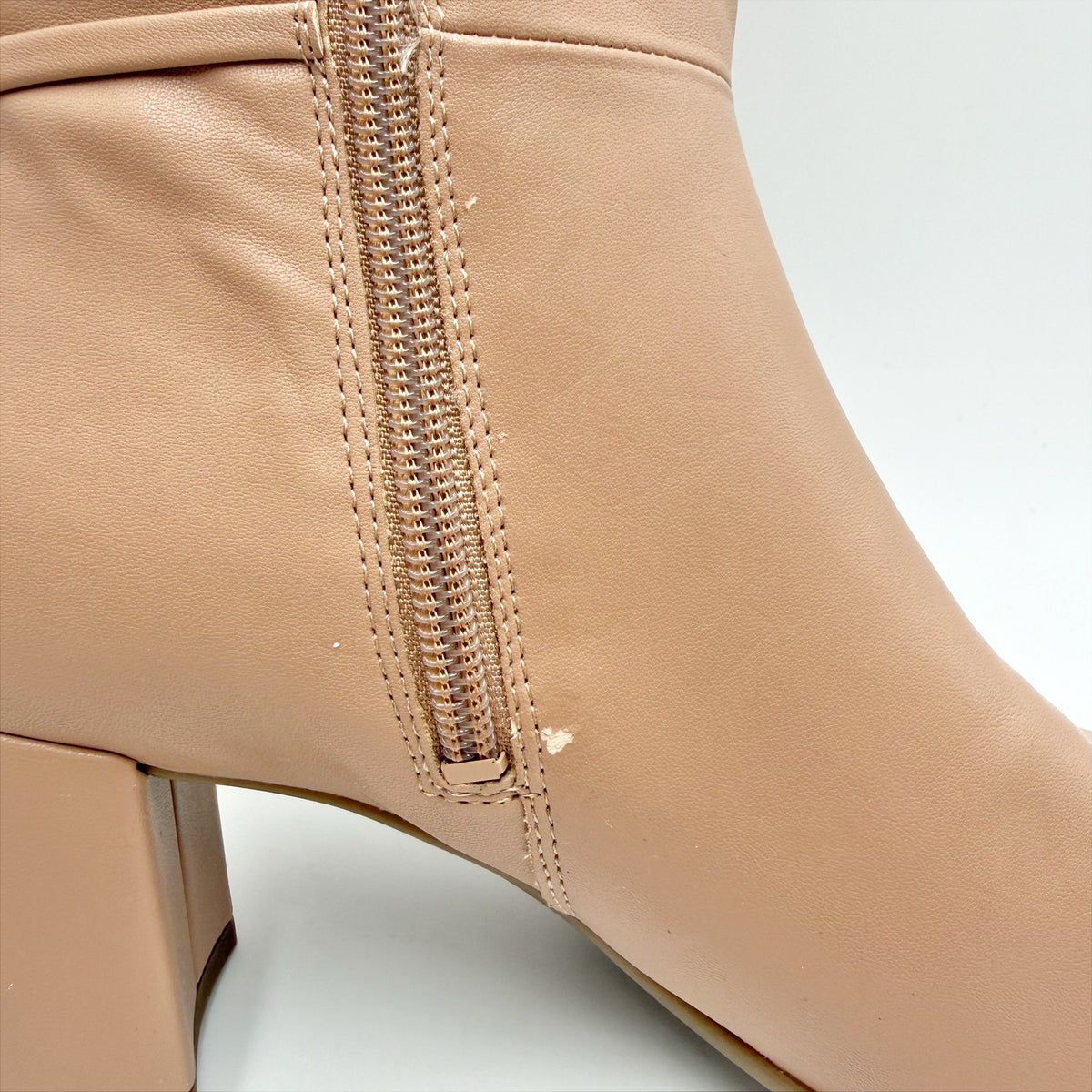 T5111. Naturalizer- WOMENS 8M WIDE CALF- Waylon Knee High Boots Beige Taupe NIB