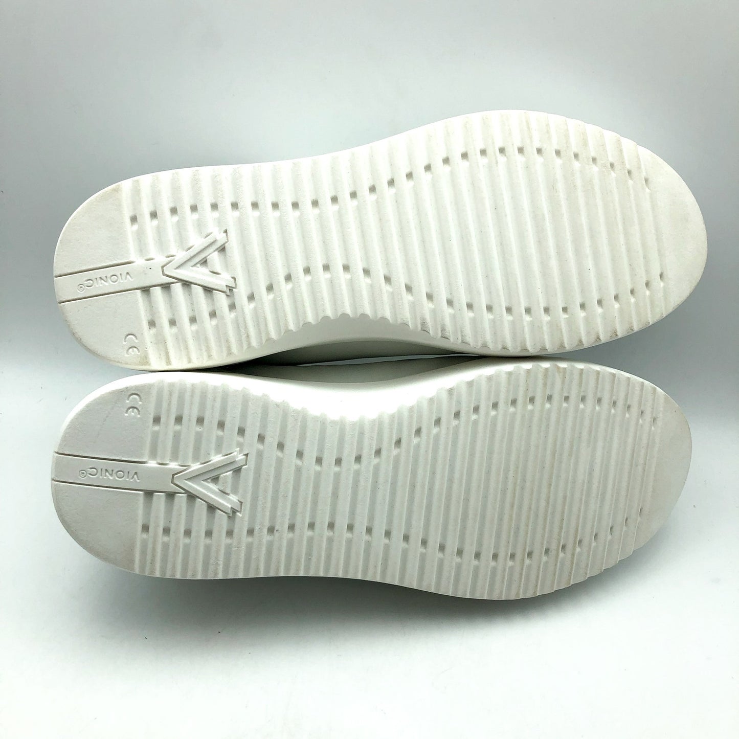 Vionic Womens Kearny Lace Up Oxford Sneakers US 12 W EU 43 White Leather NIB