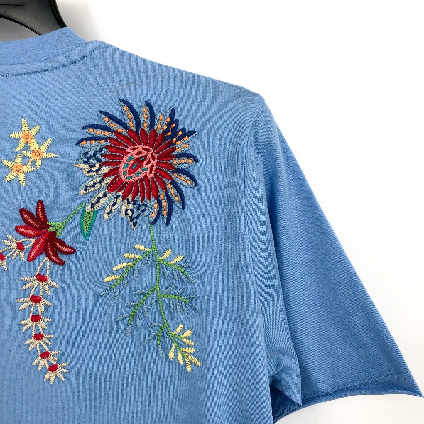 JOHNNY WAS Womens Raw Seam T-Shirt Small Blue Ishani Embroidered Floral NWT