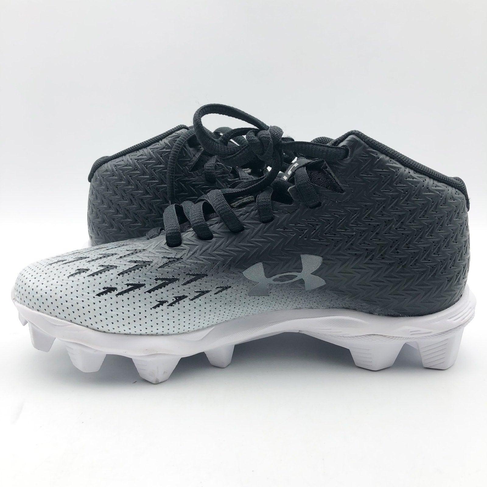Under Armour Spotlight Fran 4.0 Football Cleats Size 1 Youth Black White NWOB