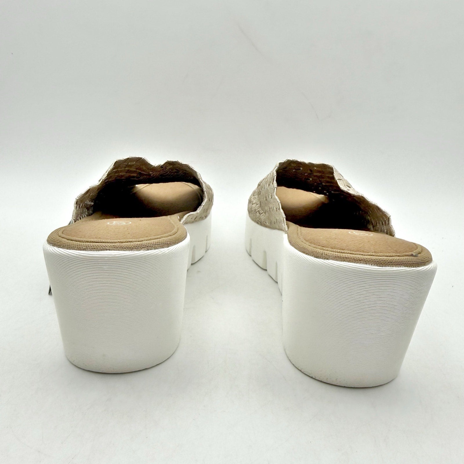 Bernie Mev Womens Venti Summer Wedge Sandals EU 37 Size 6 Light Gold NWOB