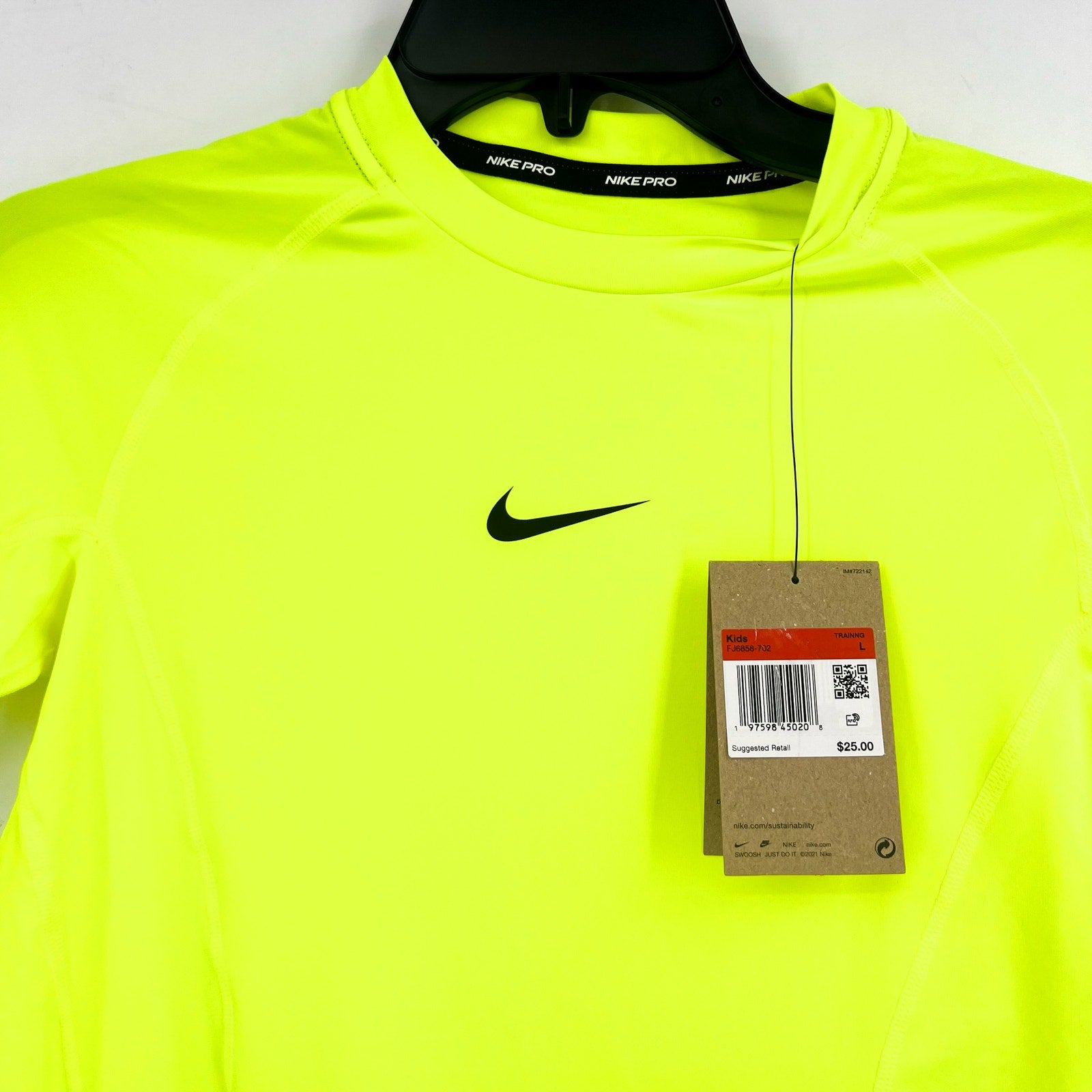 NIKE Big Kids Dri-FIT Short-Sleeve Tshirt Large Neon Yellow Crewneck NWT