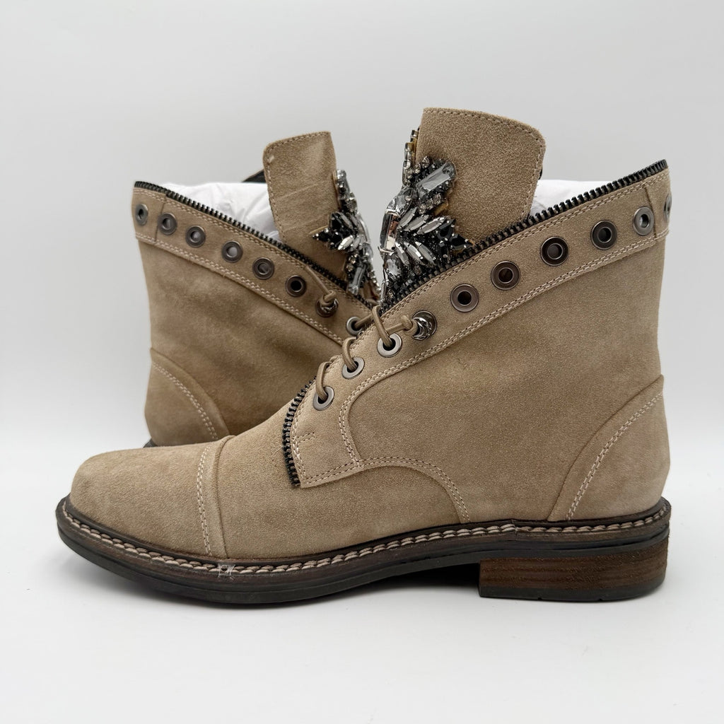Vince Camuto Womens Sefella Combat Booties Size 7 EU 37 Tan Suede Ankle NIB