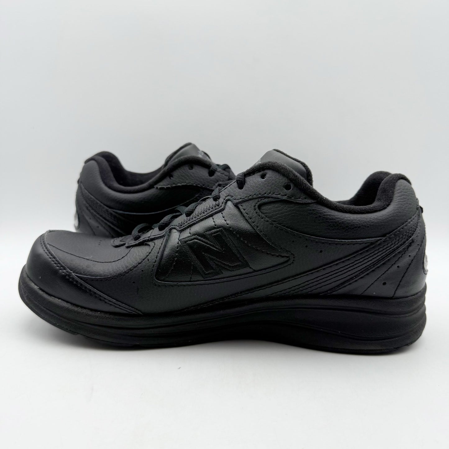 New Balance Womens 577 Walking Sneakers US 9 Wide Black Leather Athletic NIB