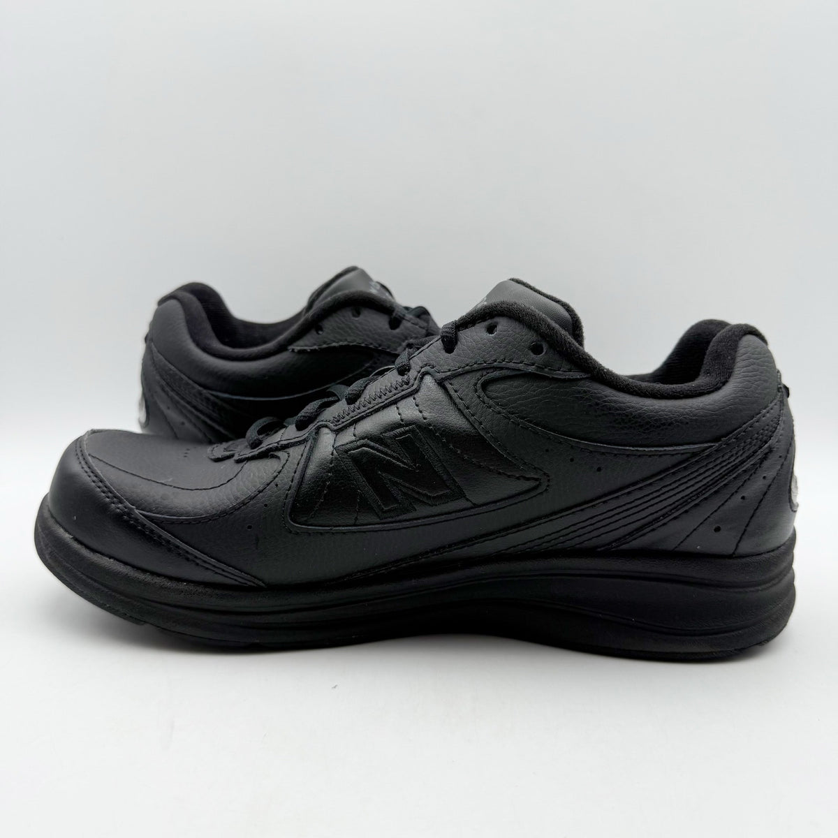 New Balance Womens 577 Walking Shoes Size 9 Wide Black Leather Athletic NIB