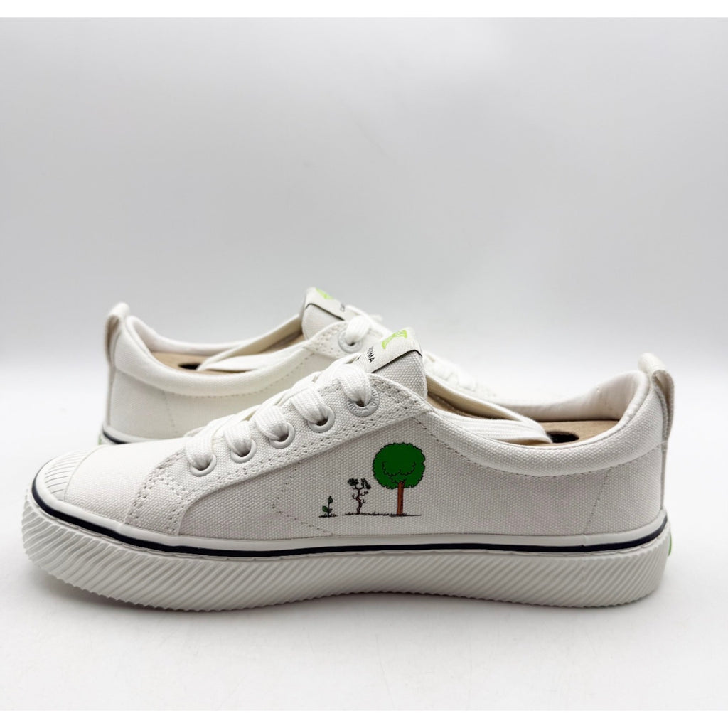 Cariuma X Peanuts Womens OCA Low Skate Sneakers Size 9.5 White Canvas Snoopy NIB