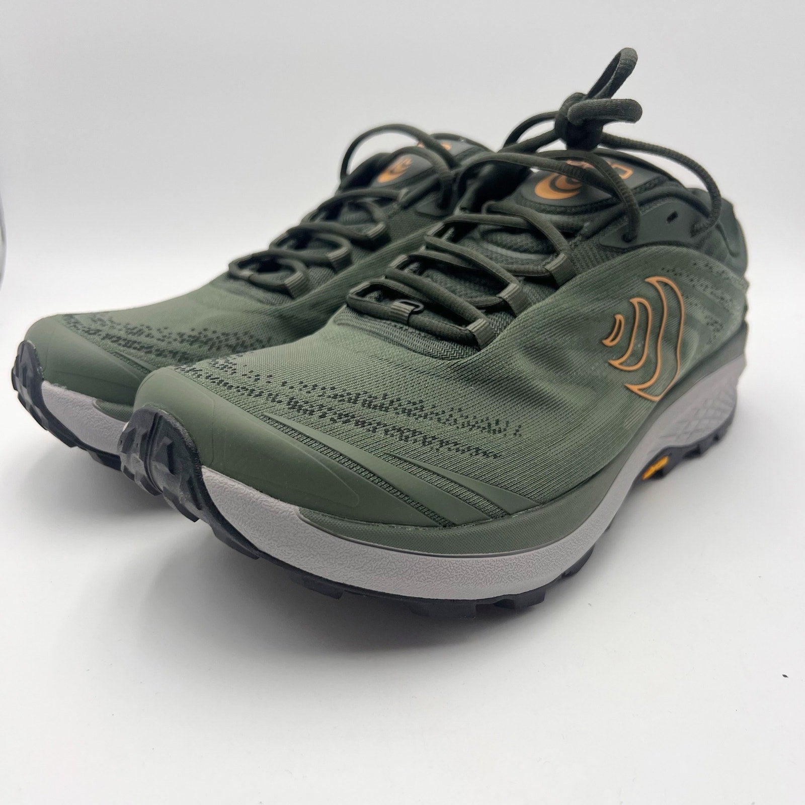 Topo Athletic Mens Pursuit 2 Trail Athletic Shoes Size 10 Green Running NIB