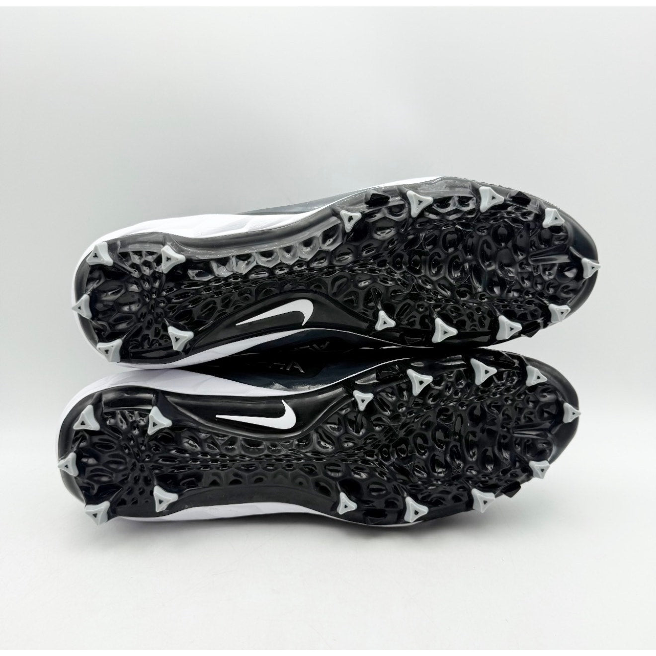 Nike Mens Alpha Menace 4 Varsity Molded Football Cleat Size 11 Black FN0027 NWOB