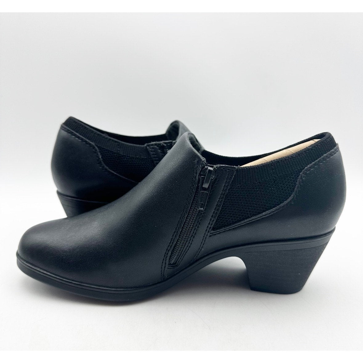 Clarks Women's Emily 2 Darcey Ankle Bootie Size 6 M Black Leather Round Toe NIB