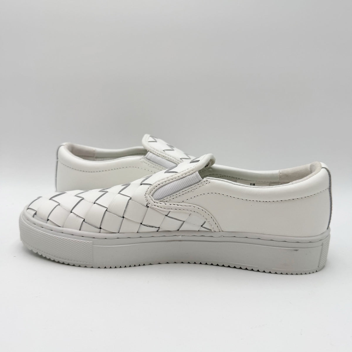 Marc Fisher LTD Womens Calla Casual Sneakers Size 8.5 M White Woven Leather NIB