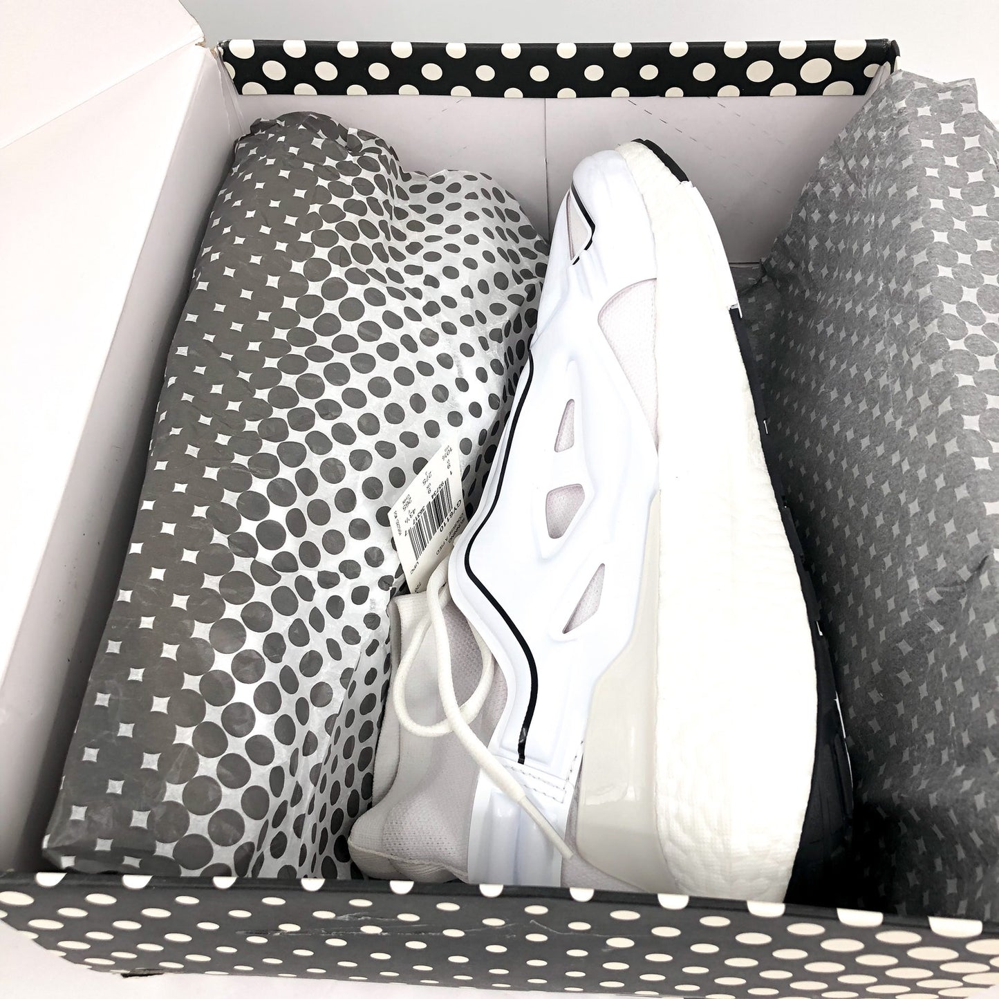 ADIDAS STELLA MCCARTNEY Womens Ultraboost 22 Athletic Shoes 10.5 White Black NIB