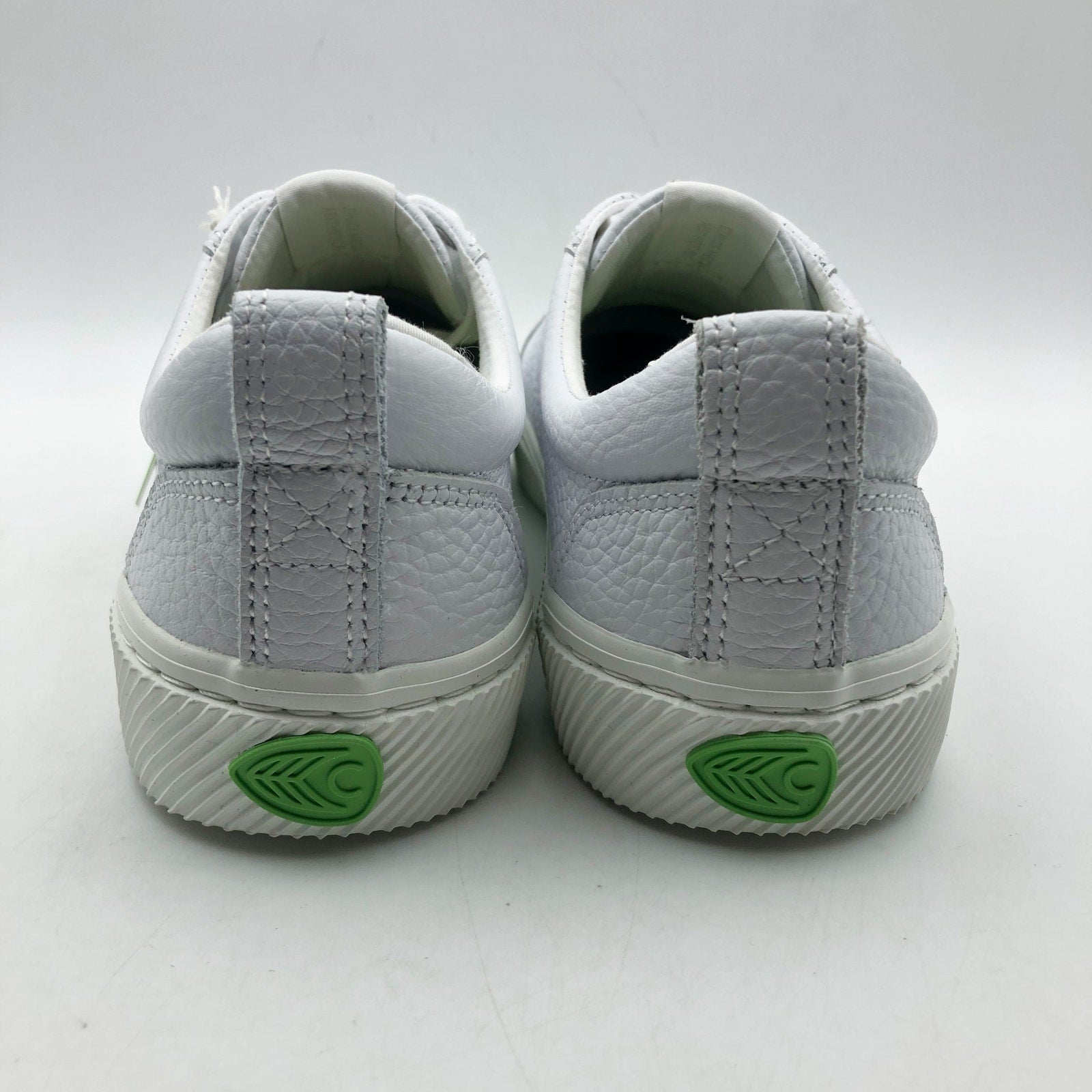 Cariuma Womens OCA Low Casual Sneakers Size 10 White Premium Leather NIB